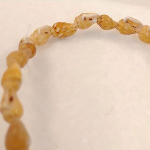 Seashell Bracelet 8 inches Handmade - Picture 7 of 10